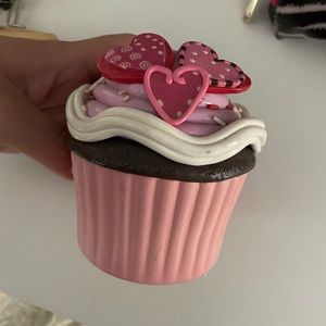 Cupcake jewelry holder